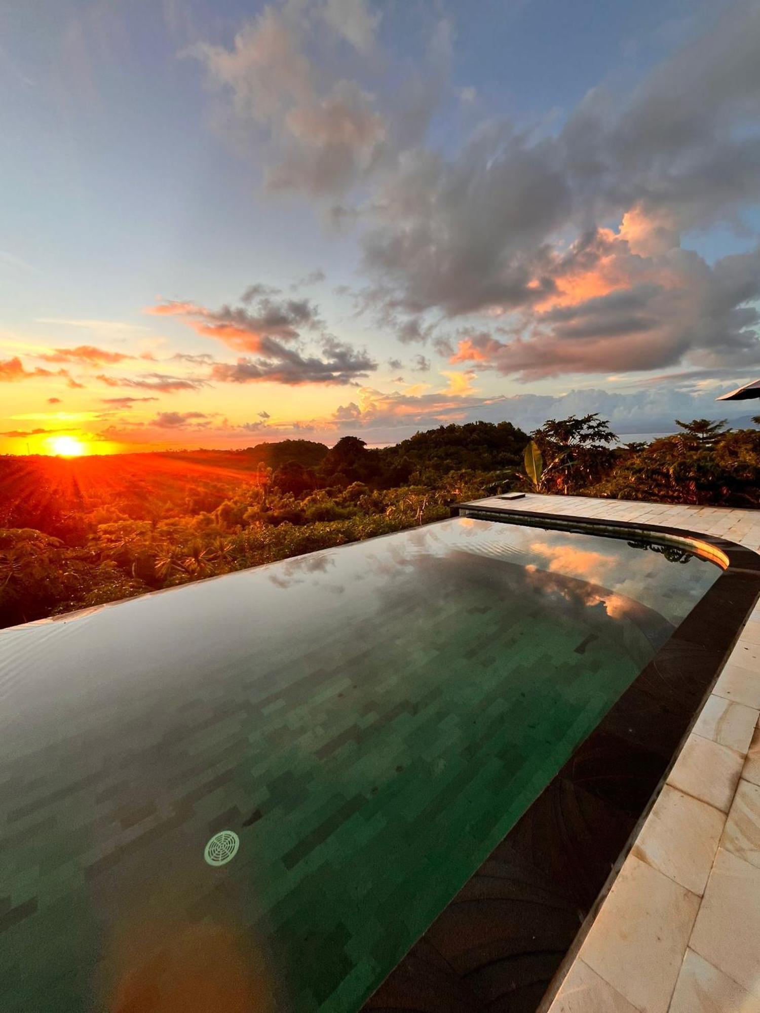 Kubuhill Sunset Bungalow Toyapakeh Exterior photo